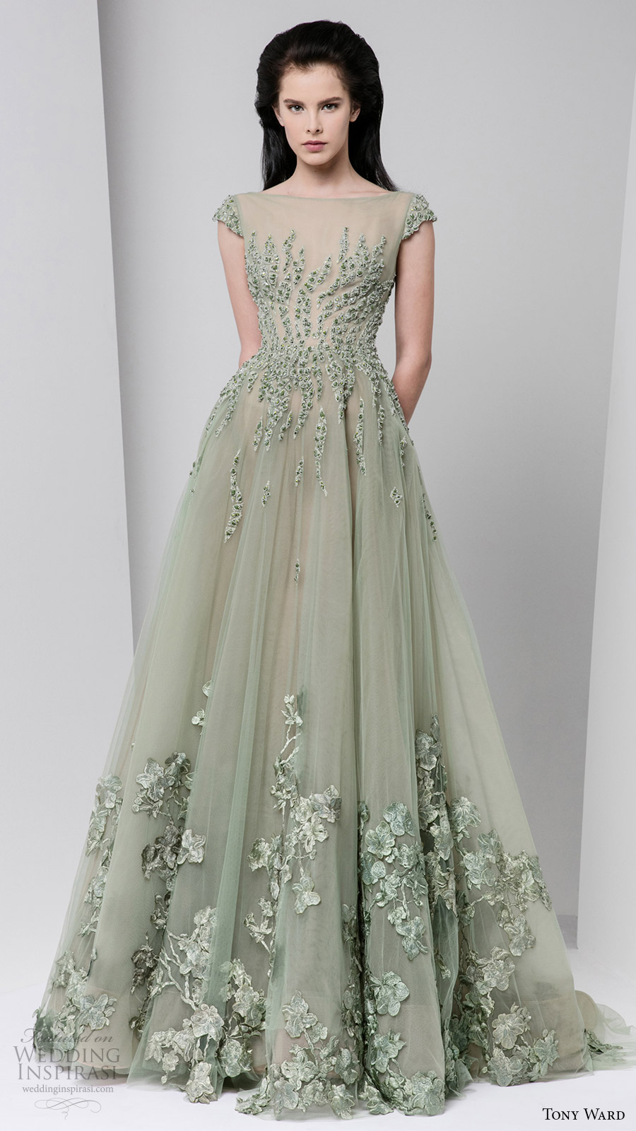 Gown dresses to make a woman look like a princess