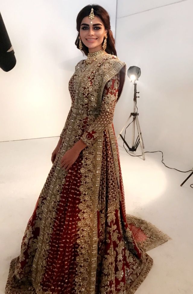 Asian wedding dress sadaf kanwal wearing heavypakistani bridal wear BXMIOMR