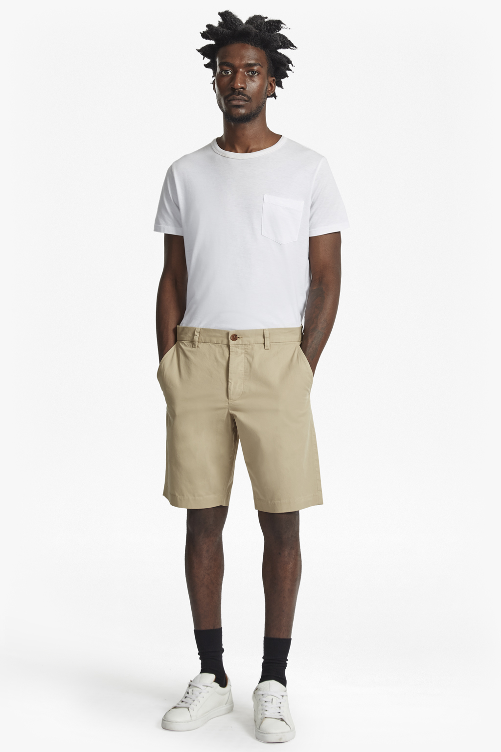 Get that manly look with mens chino shorts